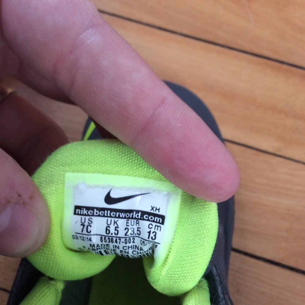 Nike boys high top sneakers - Picture 3 of 3